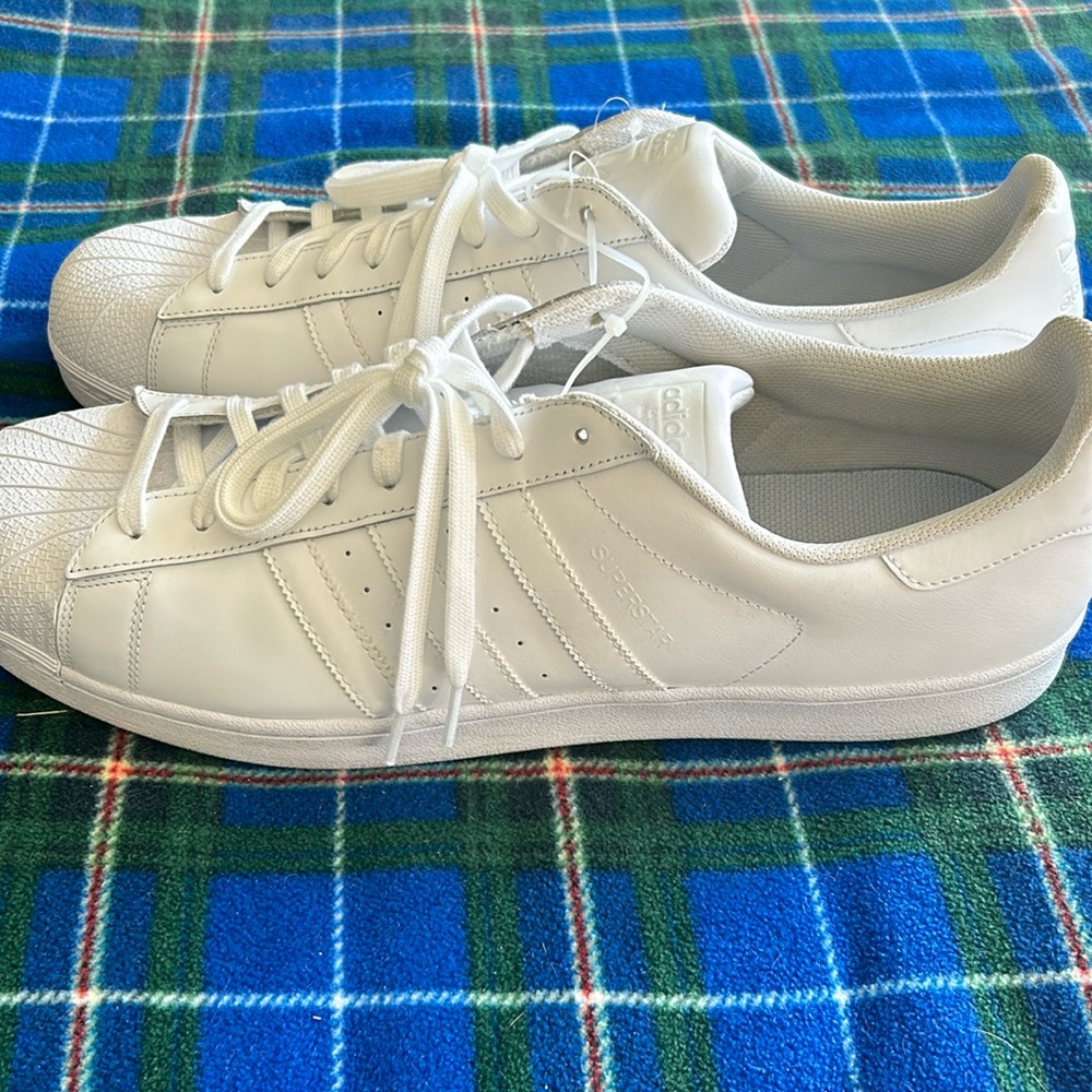 SIZE 19 - NWOT Men’s Adidas Superstar court shoe